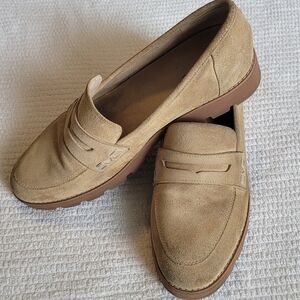 Vionic Tan Flats Classic Penny Loafers